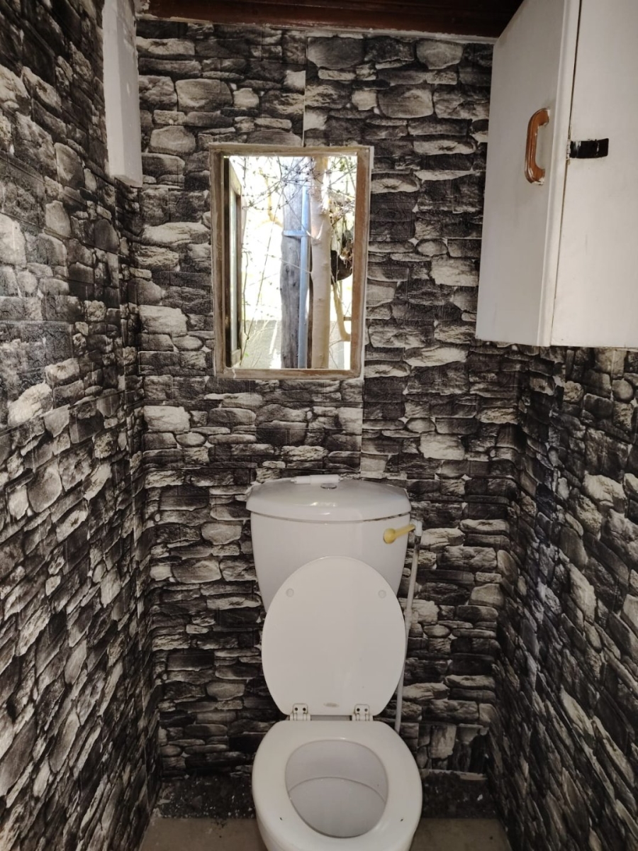 6 Bedroom Property for Sale in Roosendal Western Cape